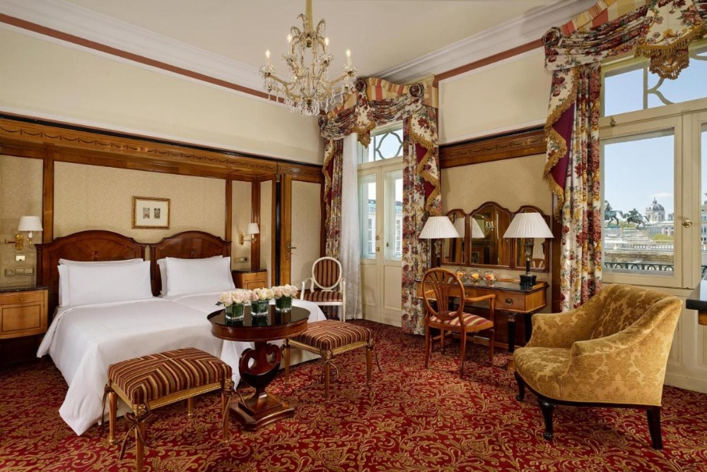 Twin Room with Opera View